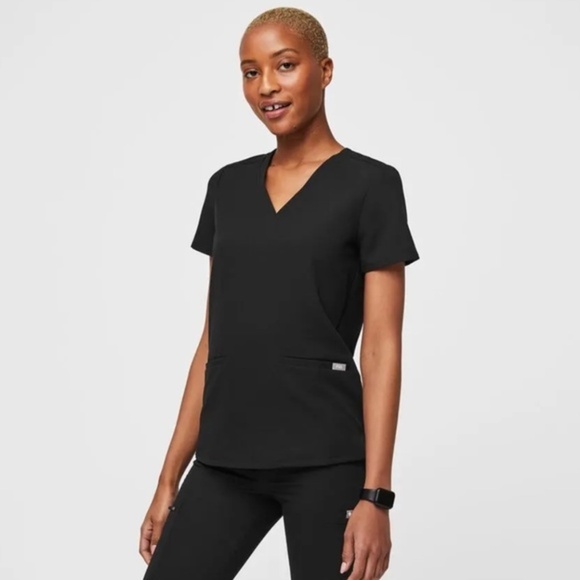 Figs Casma Three-Pocket‎ Scrub Top - Picture 3 of 9